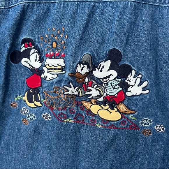 Vintage Disney Cotton Denim Button Shirt XXL Mickey Minnie Donald Embroidered - Picture 9 of 11